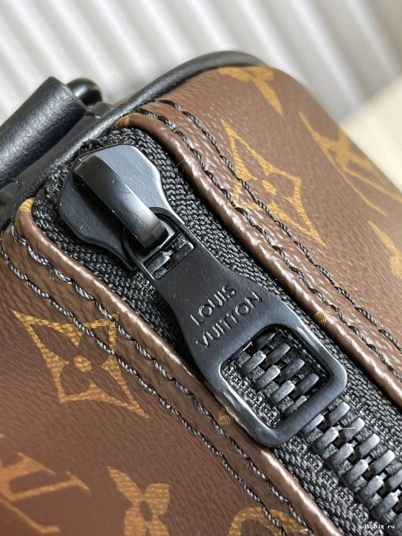 WIS VUITTON LOUIS XS KEEPALL 1222